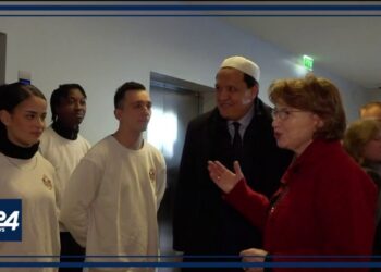 L&rsquo;imam Chalghoumi emmène des jeunes visiter le site de l&rsquo;ancien camp de Drancy
